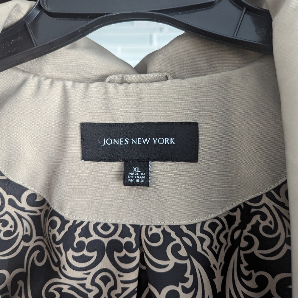 Ladies rain coat
